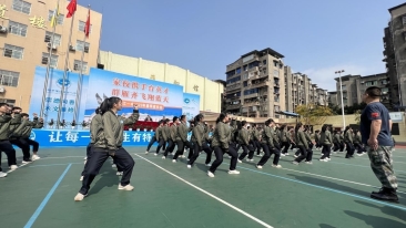 白丝国产美女把男生小鸡鸡放在嘴里舔雁江教育 | “一校一品”特色教育 “点亮”多彩校园